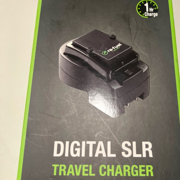 Re-Fuel by DIGIPOWER Digital SLR Travel Charger for use with Nikon DSLR Cameras - Picture 2 of 6